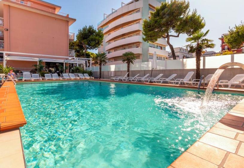Hotel D'Annunzio Lido di Jesolo Bagian luar foto