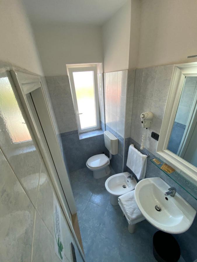 Hotel D'Annunzio Lido di Jesolo Bagian luar foto