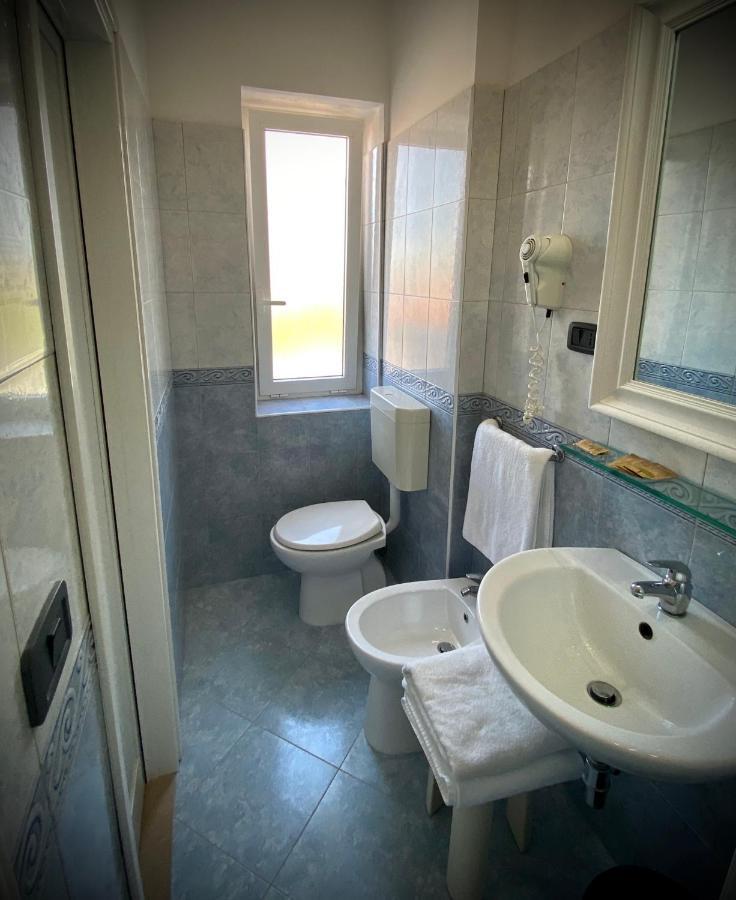 Hotel D'Annunzio Lido di Jesolo Bagian luar foto