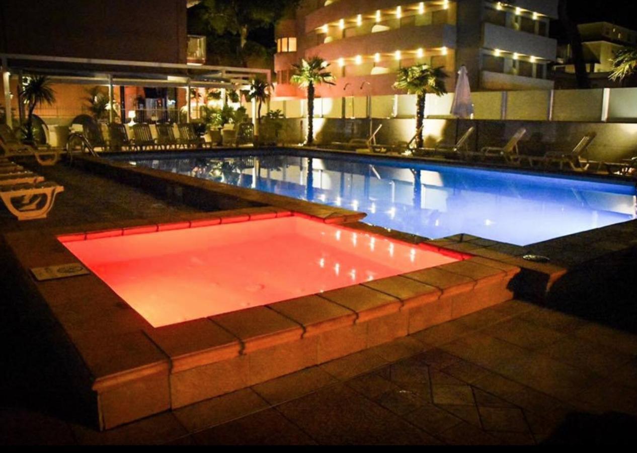 Hotel D'Annunzio Lido di Jesolo Bagian luar foto