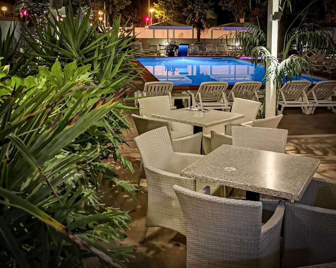 Hotel D'Annunzio Lido di Jesolo Bagian luar foto