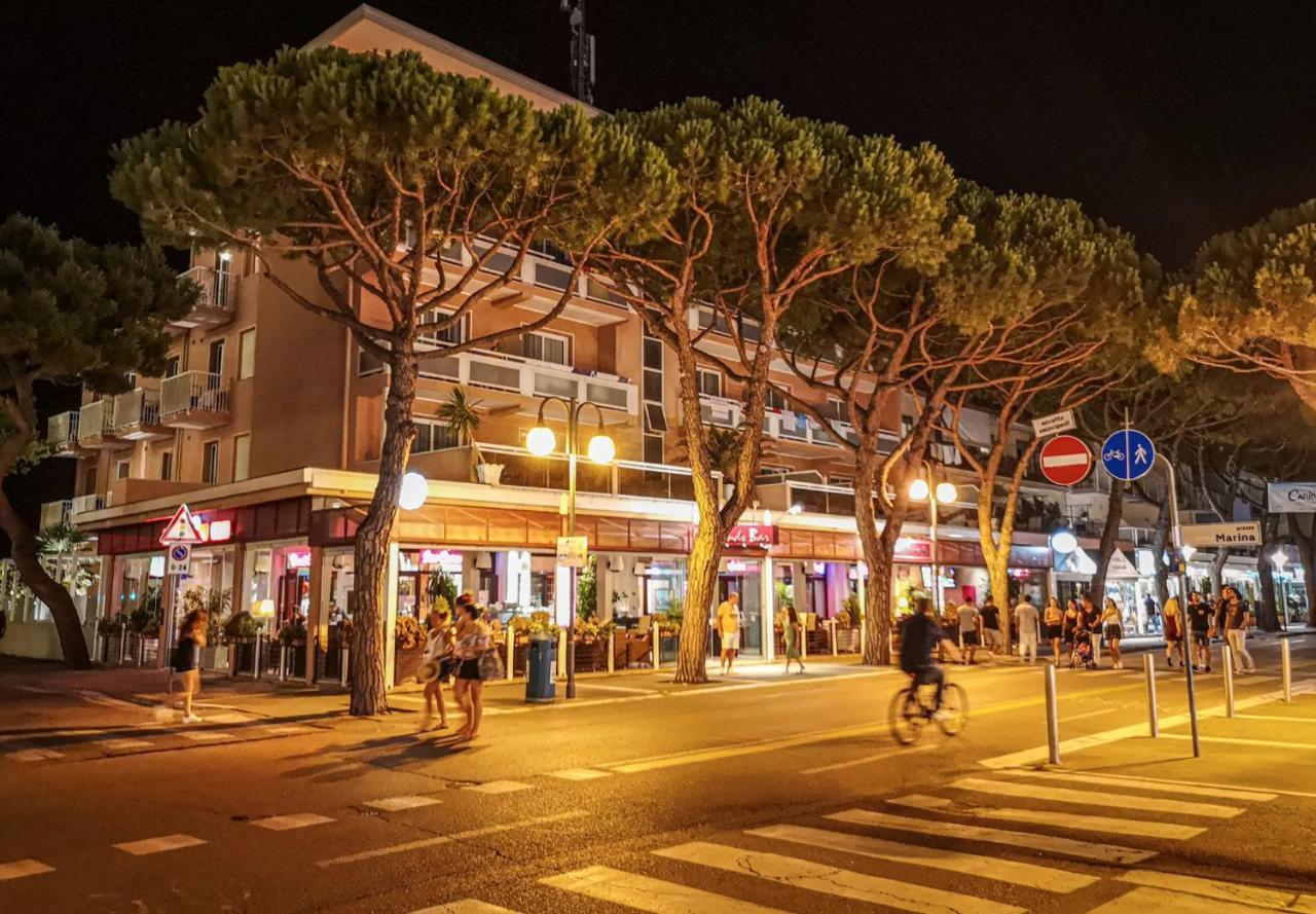 Hotel D'Annunzio Lido di Jesolo Bagian luar foto