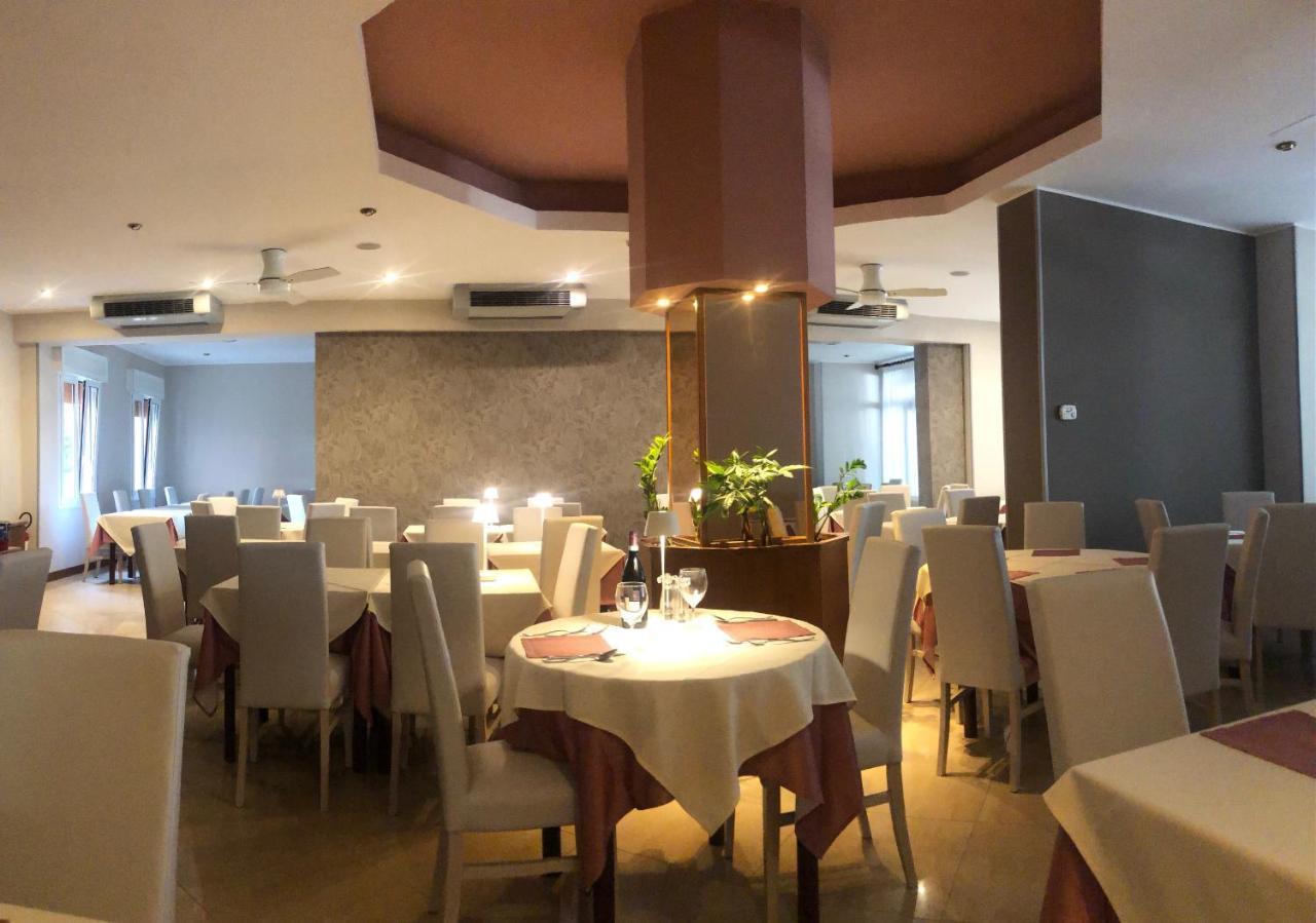 Hotel D'Annunzio Lido di Jesolo Bagian luar foto